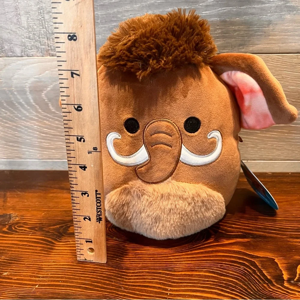 Squishmallows chienda wooly